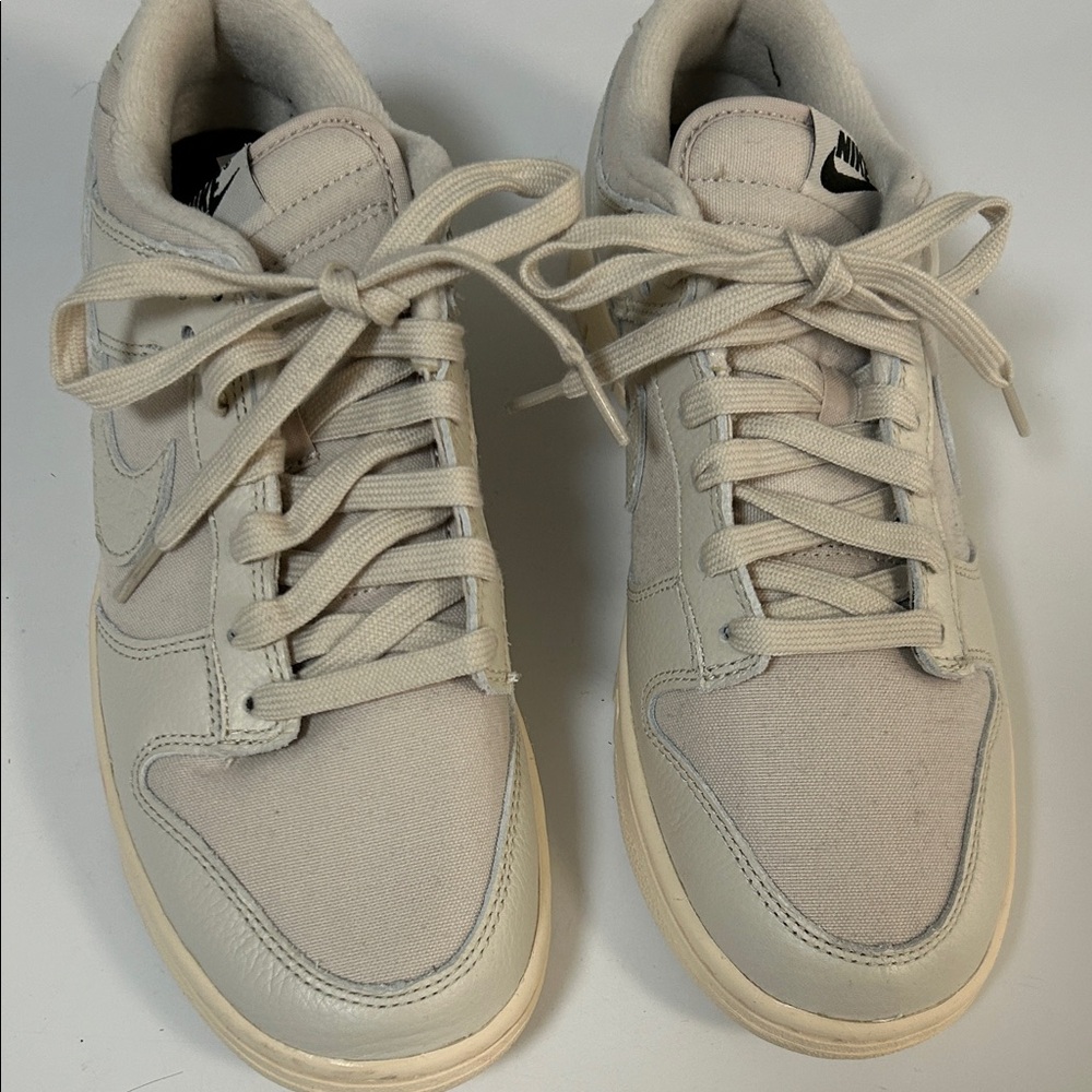 Nike Men's Low-Top Sneakers in Light Beige/Cream